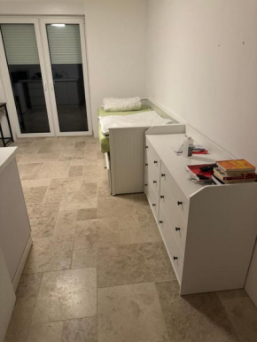 Modernes Apartment mit Allem